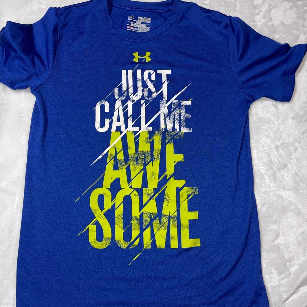 Boys UnderArmour shirt size medium